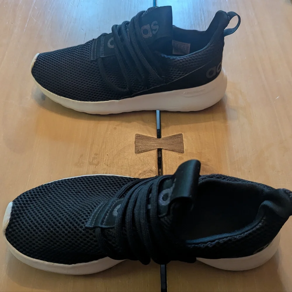 Boys Size 5 Adidas Slip On Sneakers - Picture 2 of 4